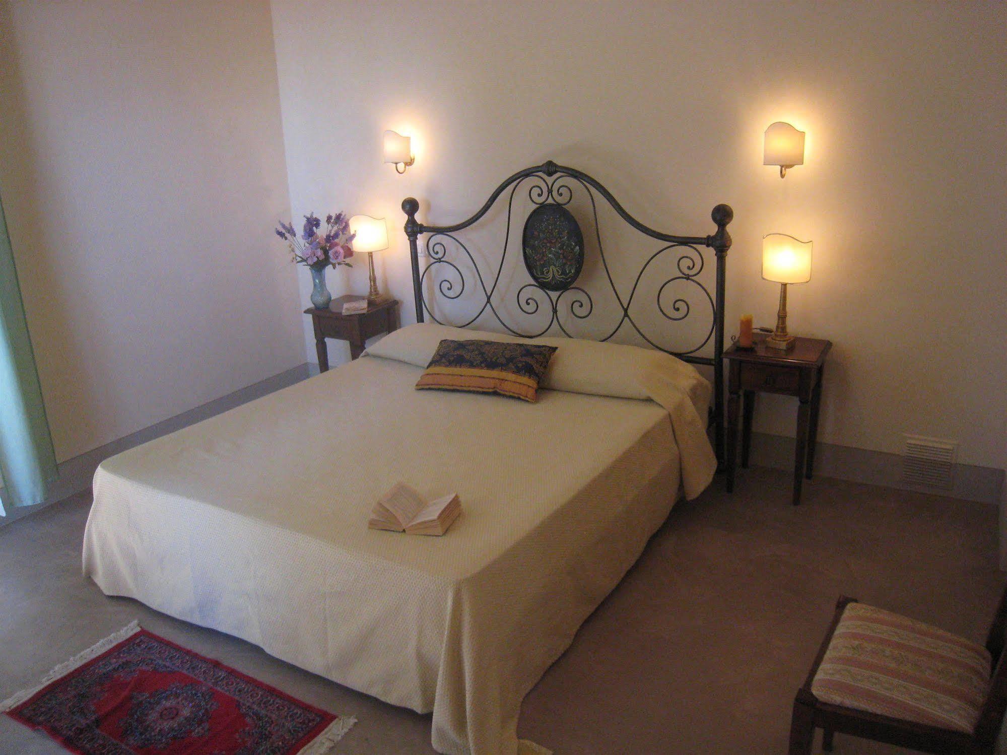 Bed and Breakfast Seven Кортона Экстерьер фото